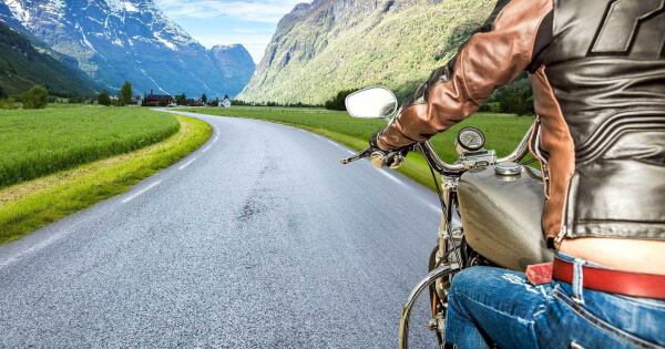 Kampagne des Monats April: Informieren Sie Ihre Kunden über den Start der Motorradsaison