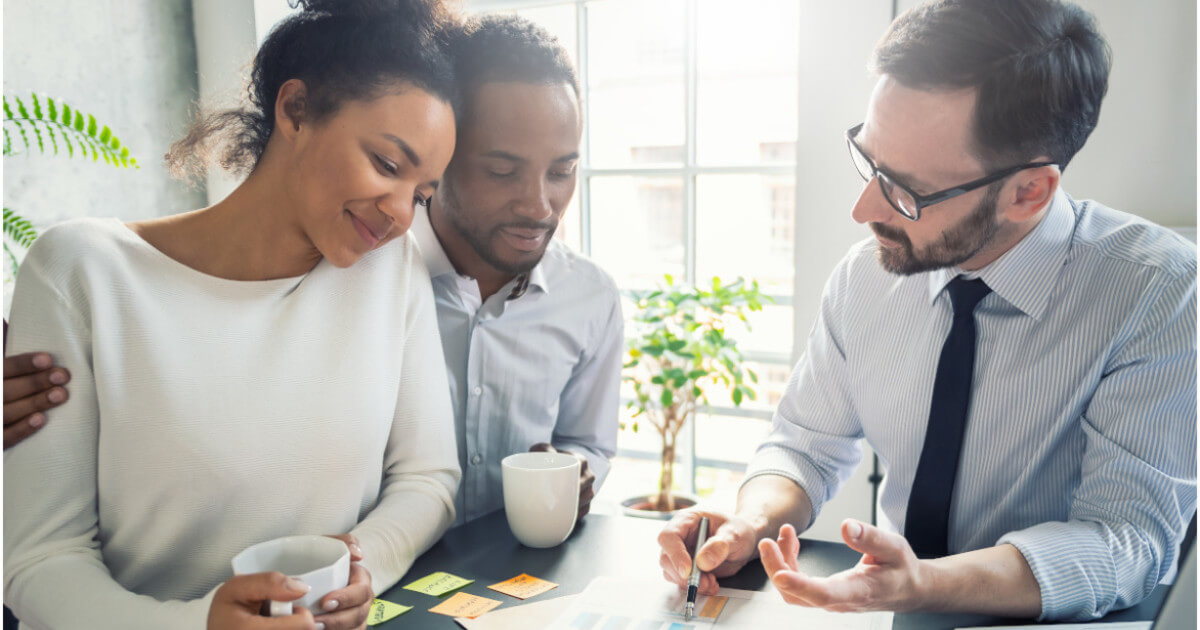 Warum Versicherungsmaklern ein souveräner Online-Auftritt nur mit einer klaren, digitalen Positionierung gelingt